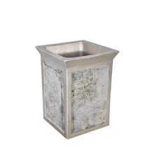 Load image into Gallery viewer, Palazzo Vintage Mirror Bathroom Accessories